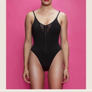 TA3 high cut zippy 3x BNWT